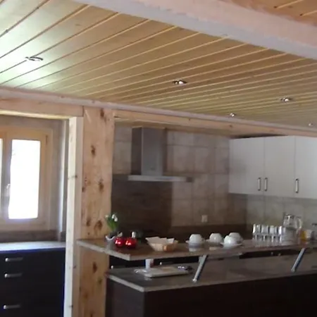 瑞士小木屋住宿加早餐酒店 莫尔金斯